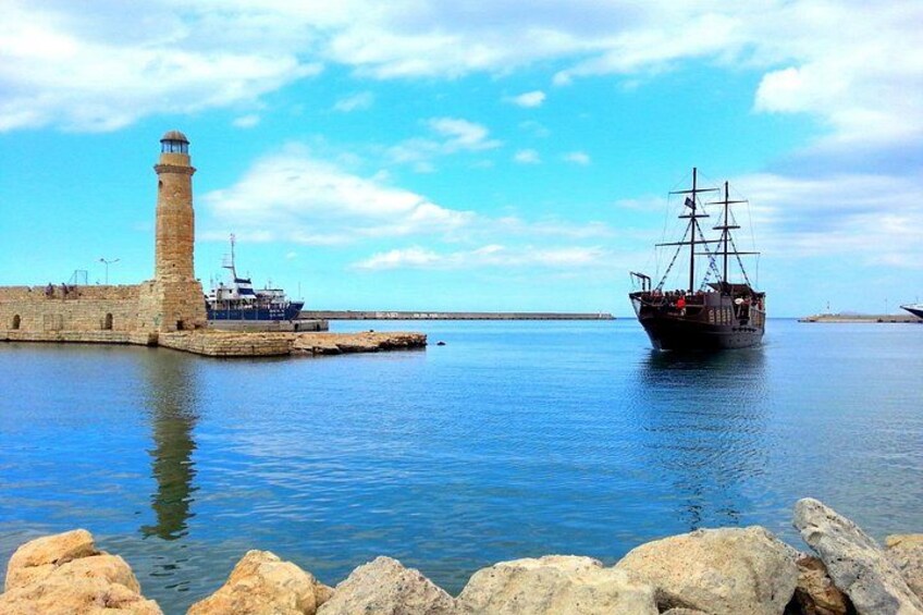 Day Tour from Heraklion to Rethymno Lake Kournas and Chania 2