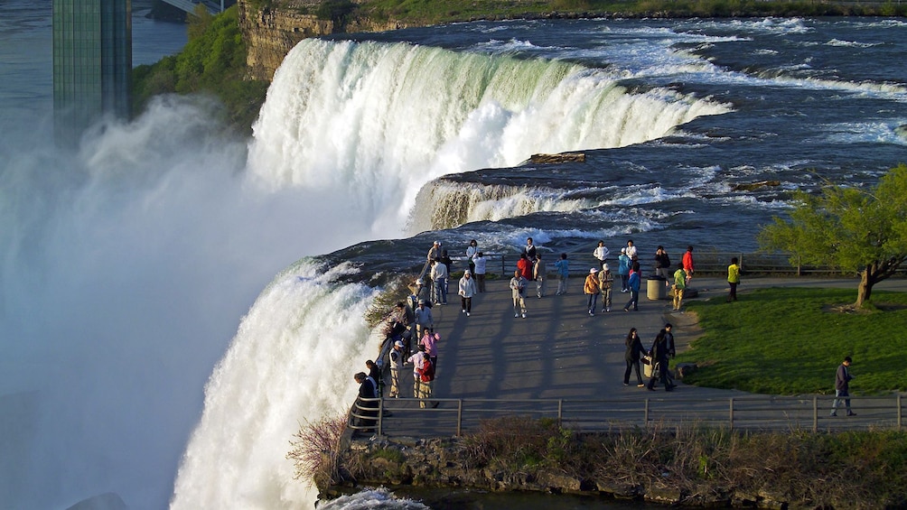 Niagara Falls American-Side Illumination Tour with Boat Ride 1