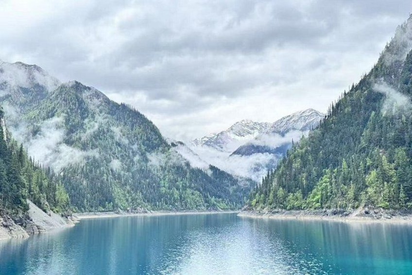 2-Day Chengdu to Jiuzhaigou Tour by High-Speed Train 2