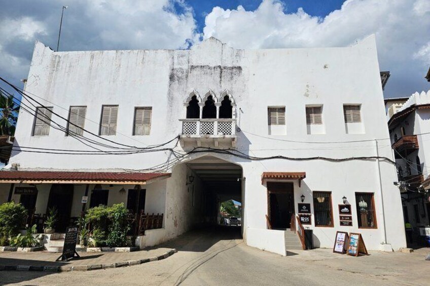 Explore Whole Zanzibar Island in One day 3