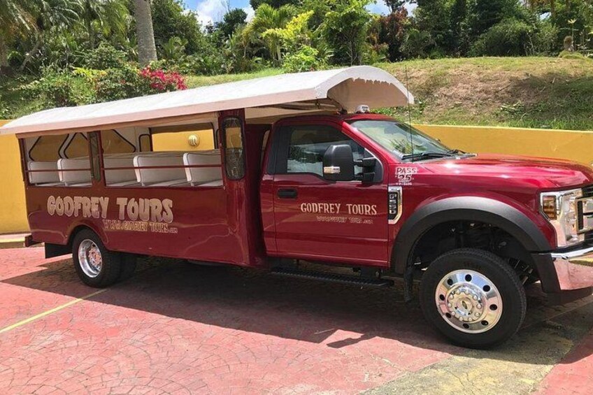 St. Thomas Sightseeing Tour with a Guide 3