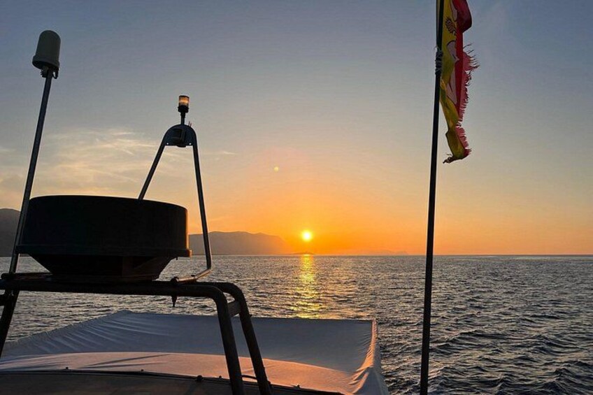 Palermo Sunrise Boat Tour with Palermo Experiences 1