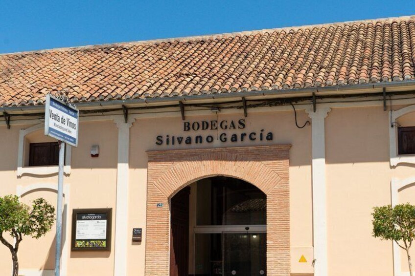 Explore an urban winery and enjoy a Jumilla wine tasting 2