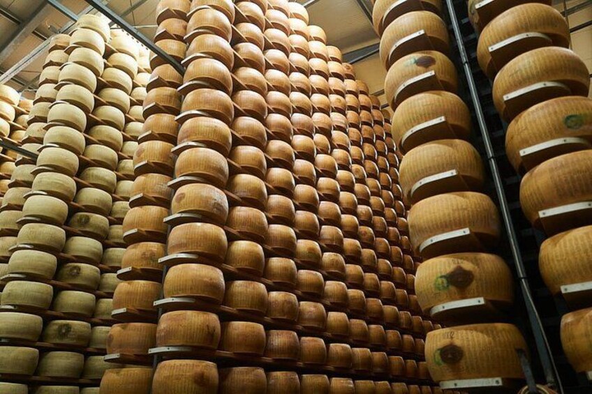 Modena Food Icons Tour: Parmigiano, Balsamico & Prosciutto 2