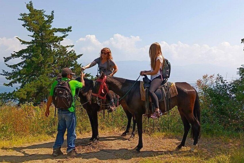 Horseback Riding Tour in San Pedro La Laguna 1
