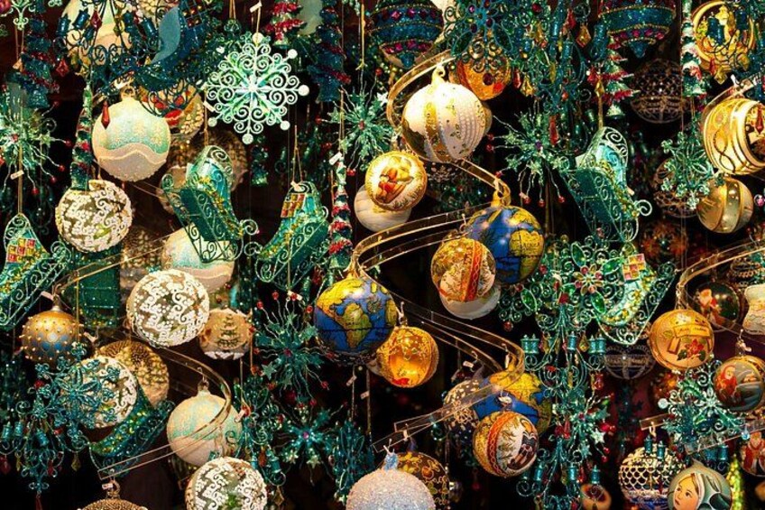 Leisure activity Christmas magic with family 2