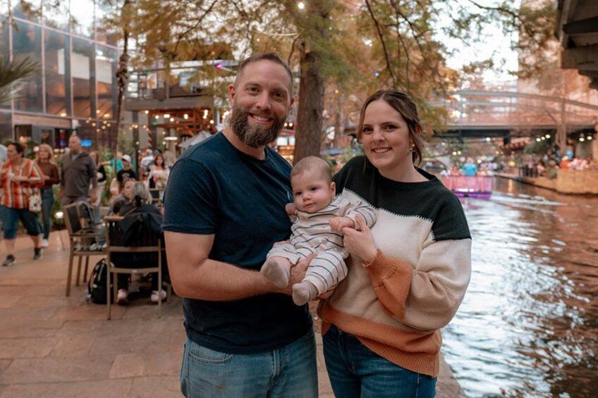 Private Vacation Photoshoot with Photographer in San Antonio 4