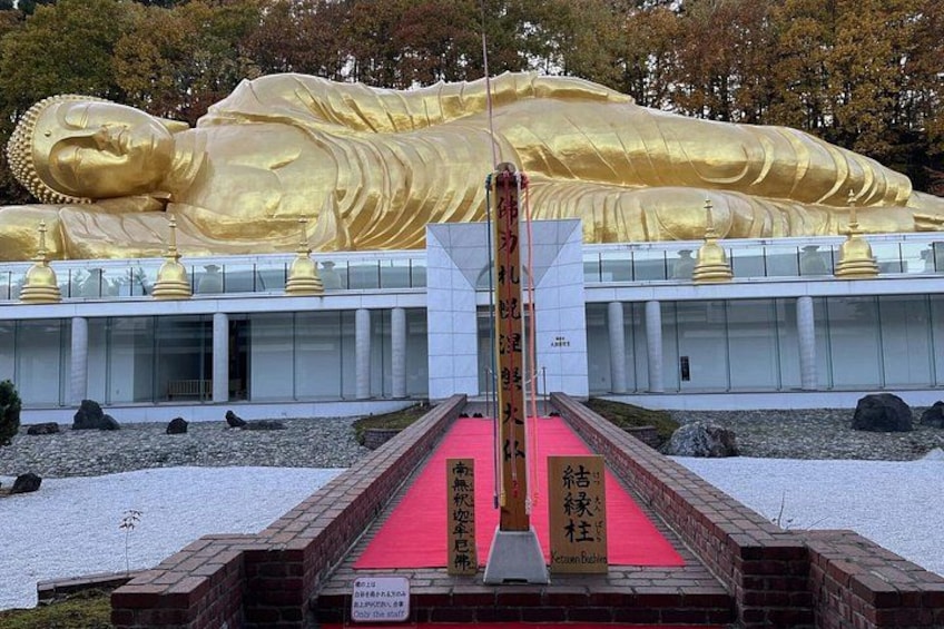 1 Day Tour to Hill of the Buddha, Sapporo and Sake 2