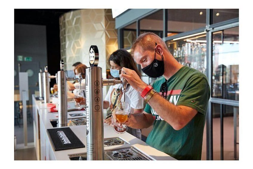 Guided Visit to the Estrella Galicia Museum with Cheese Pairing 3