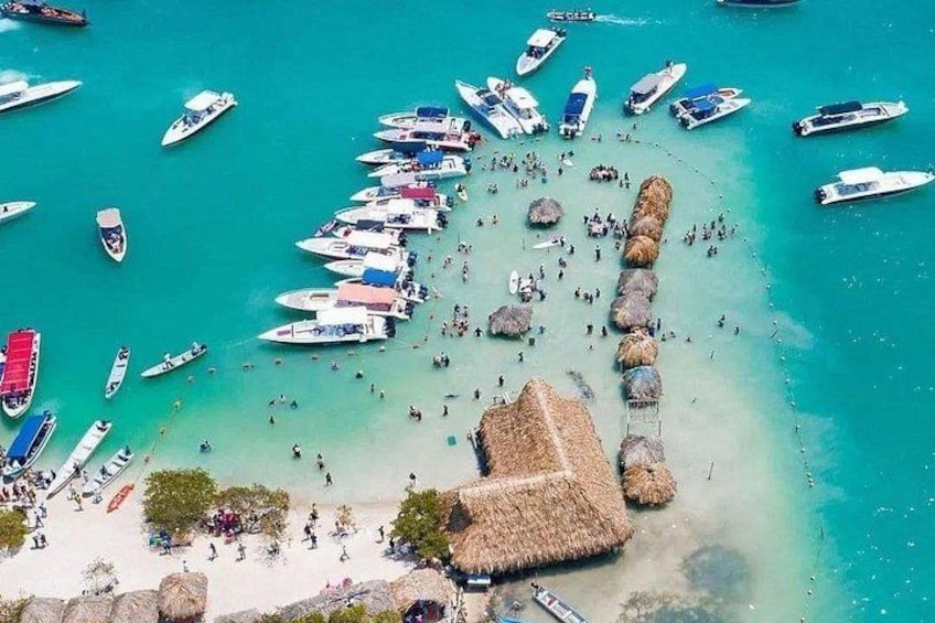 Cartagena Bachelor Party – Private Boat to Cholon with Drinks 3