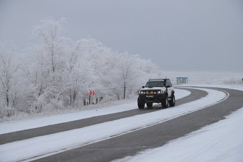Real winter on the way to lakes. 5