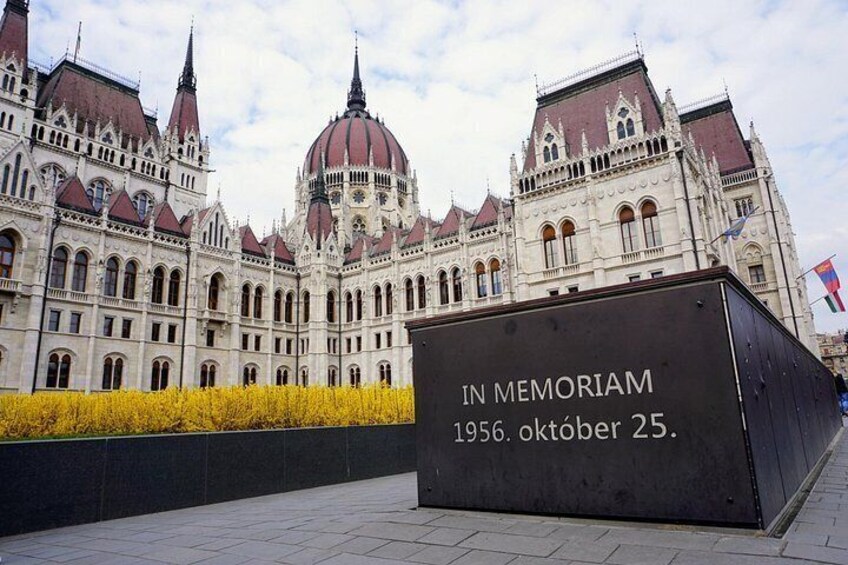 Exhibition next to the Hungarian Parliament 2
