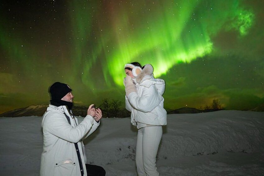Northern Lights Minibus Chase with Local Guide and Photos 2