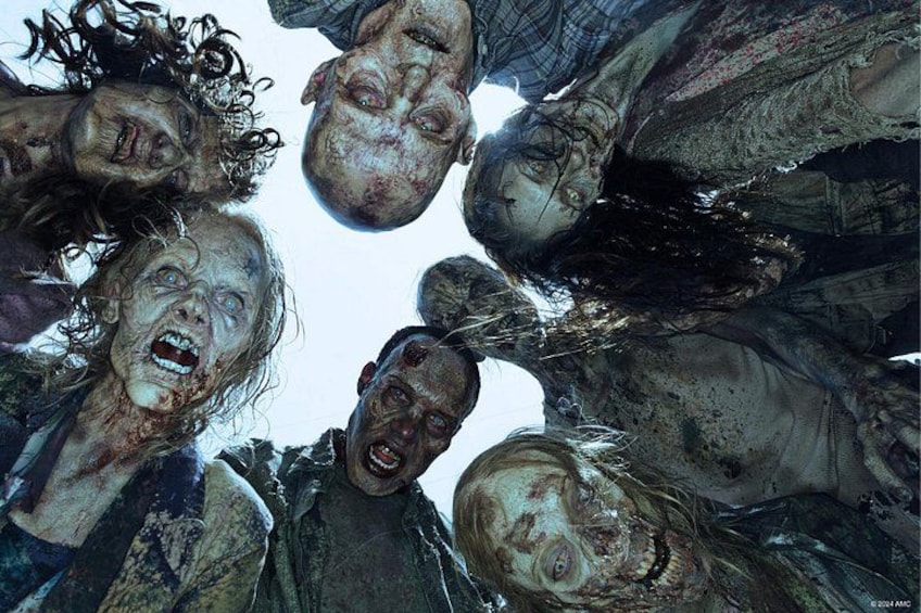 Een groep zombies met zichtbare verwondingen en rommelig haar. 3