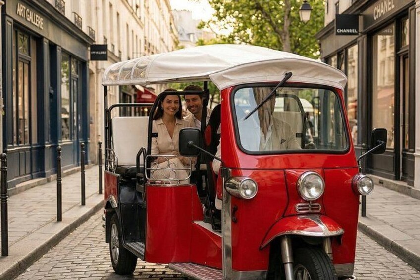Highlights of Paris in Private Eco Tuk Tuk tours 1