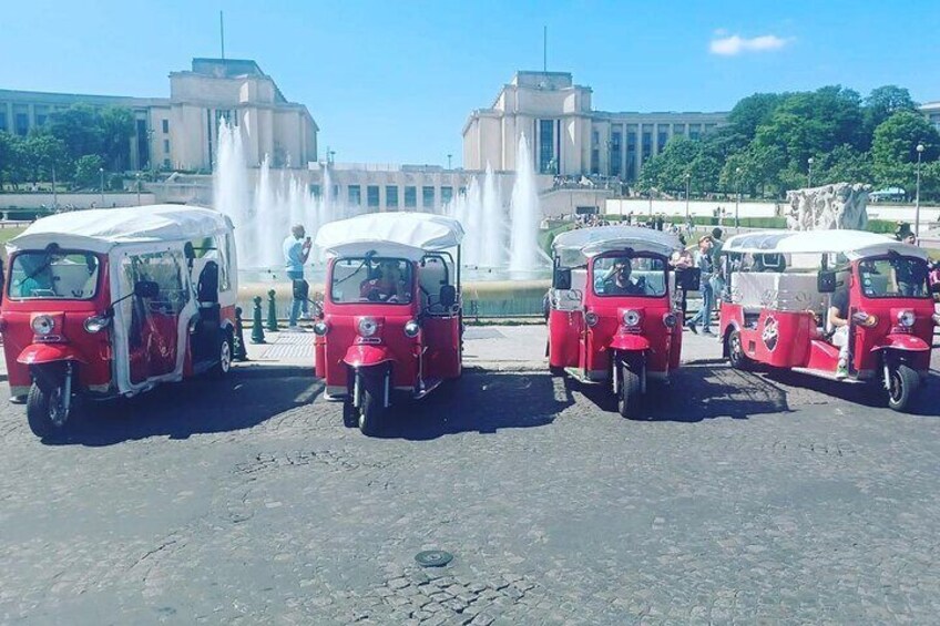 Highlights of Paris in Private Eco Tuk Tuk tours 4