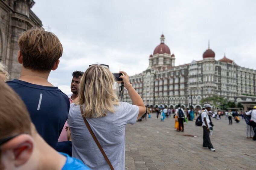 Private Mumbai Sightseeing & Dharavi Slum Tour with Local Guide 2