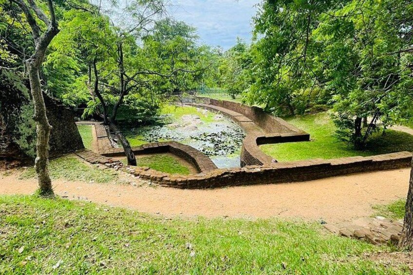 Polonnaruwa Ancient City Private Day Tour (Hidden Gems) 4