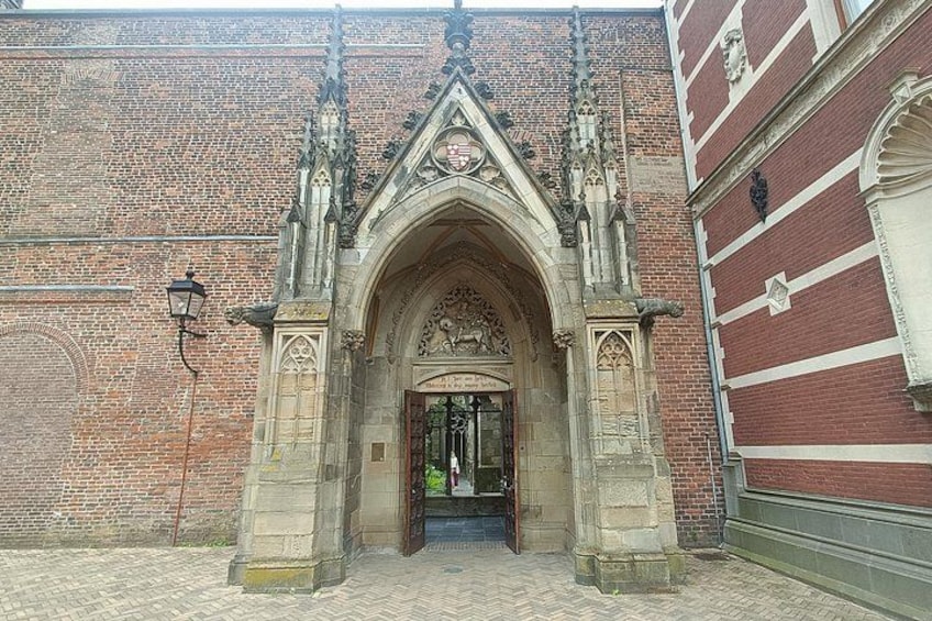 entry to hidden garden 5