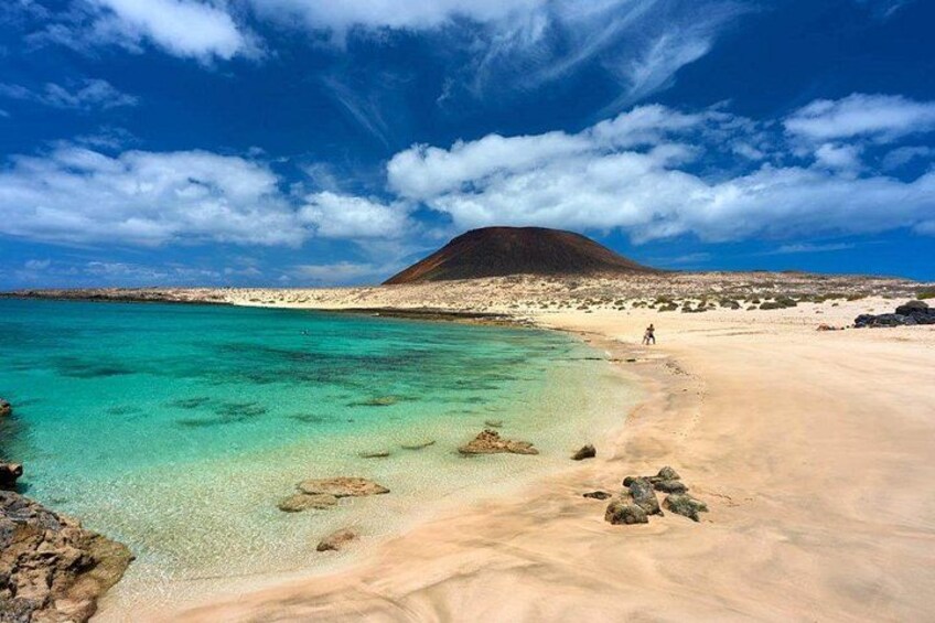 Lanzarote La Graciosa Complete Jeep Tour with Beach Time 1