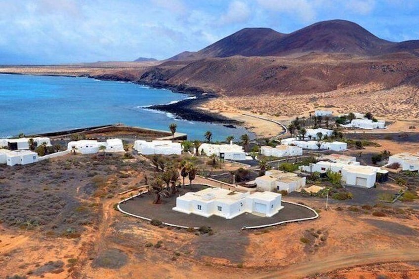 Lanzarote La Graciosa Complete Jeep Tour with Beach Time 5
