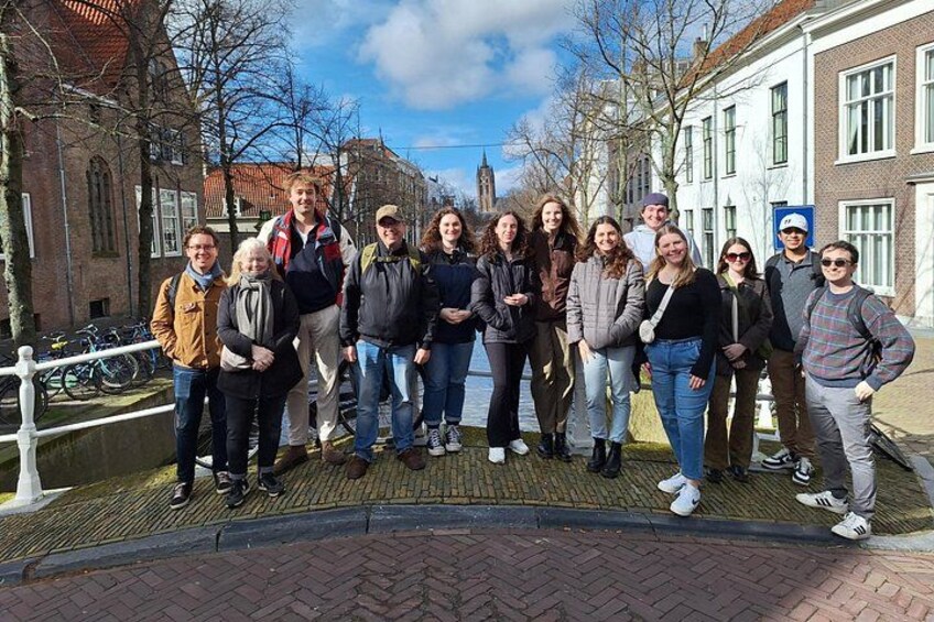 Guide with group in Delft 4