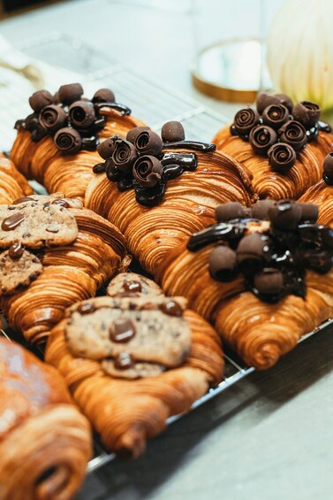 A Morning in Paris Food Tour: Croissant, Baguette and Chocolate 4