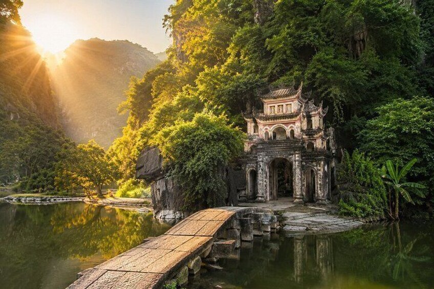 From Ninh Binh: Bai Dinh, Hoa Lu, Trang An, Mua Cave, Small Group 5
