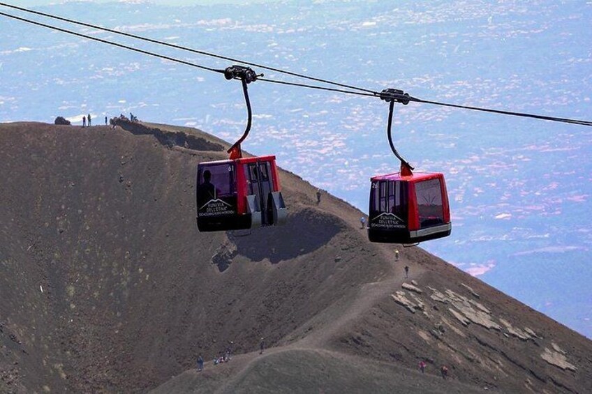 Etna excursion 3000 meters with 4x4 cable car 4