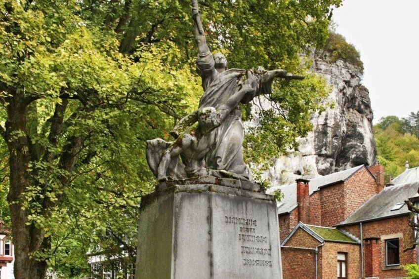 Dinant Scavenger Hunt & Highlights Self-Guided Walking Tour 5