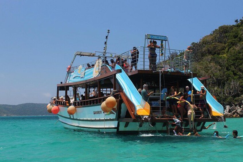 2-story boat with waterslide
Sun loungers
Wi-Fi released
Instagrammable balance
Water 2