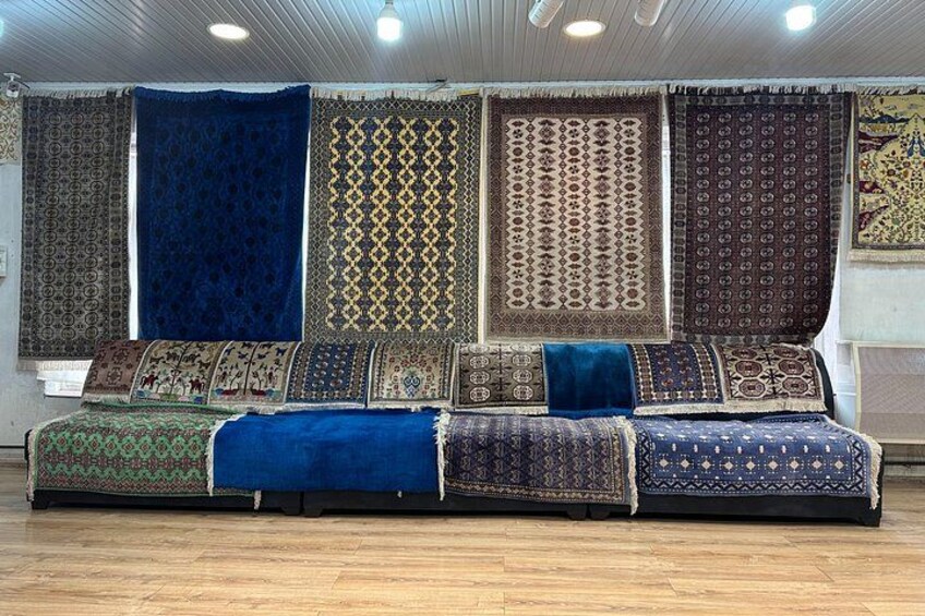Shopping Carpet in Samarkand 4