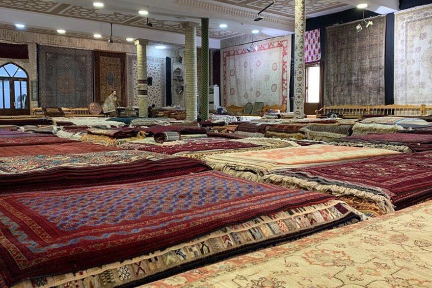 Shopping Carpet in Samarkand 3
