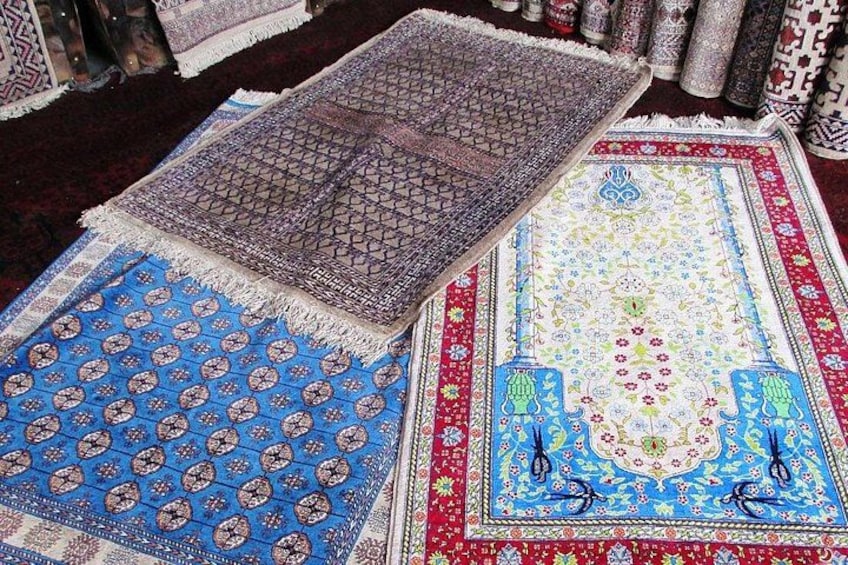 Shopping Carpet in Samarkand 2