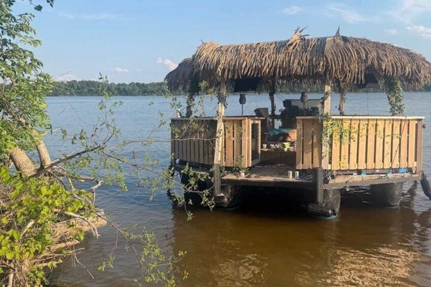 Solar Kontiki Lounge 1