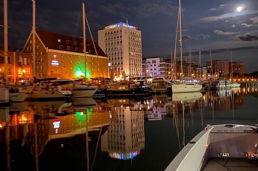 Gdansk Scenic Evening Yacht Cruise with Welcome Drink 5