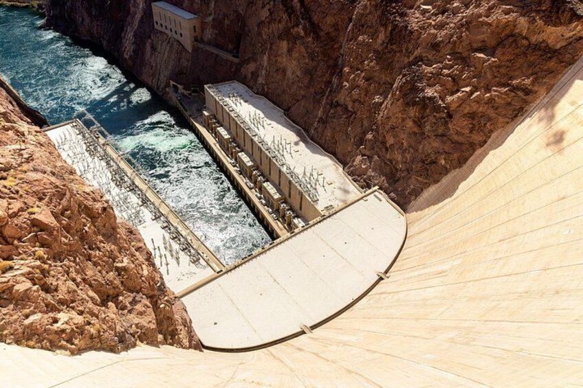 Private 3.5 Hours Mercedes Sprinter Tour in Hoover Dam 3