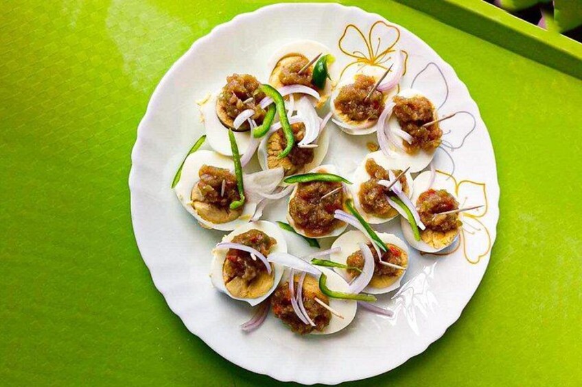 Boiled eggs with pepper 4