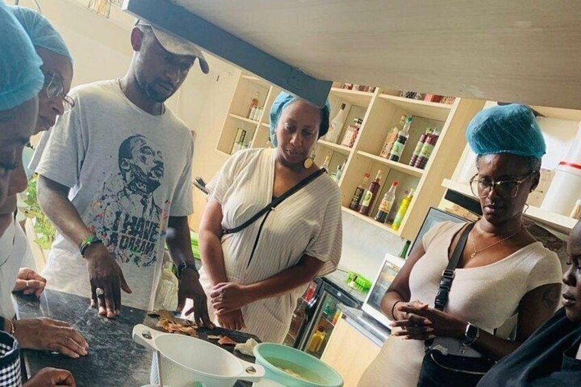 Ghanaian Food Tasting Experience with Music and Drinks 3