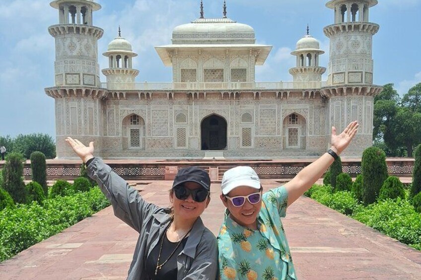 Same day from Delhi to Agra by ac car 4