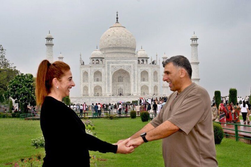 Same day from Delhi to Agra by ac car 2