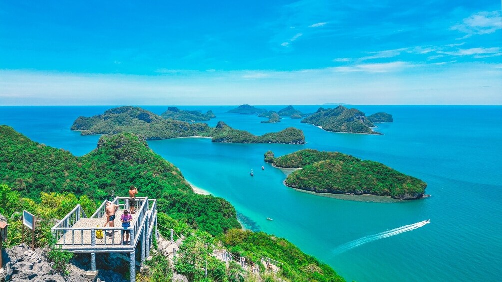 Tropical Treasures: Snorkeling & Kayaking in Angthong Marine Park 1