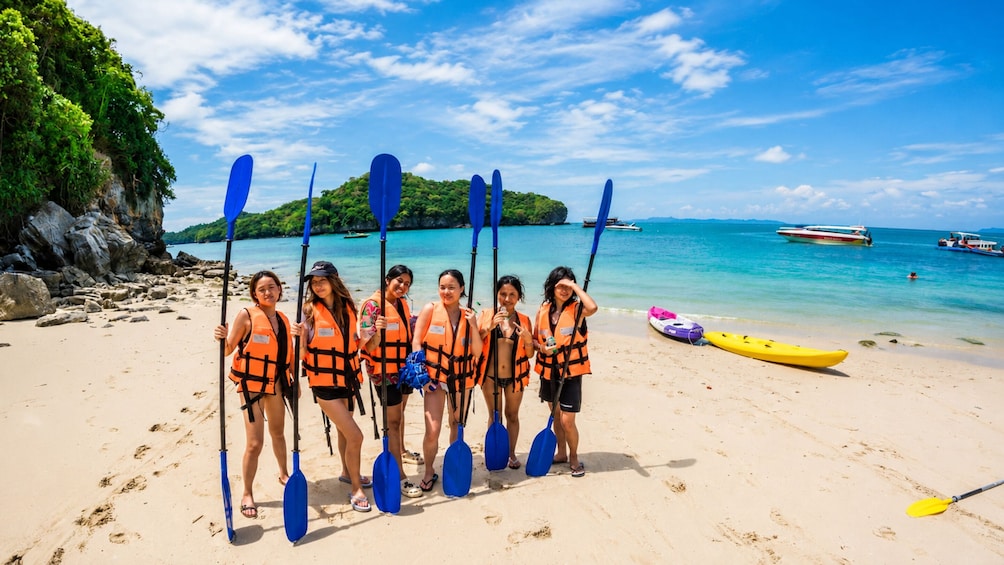Tropical Treasures: Snorkeling & Kayaking in Angthong Marine Park 4
