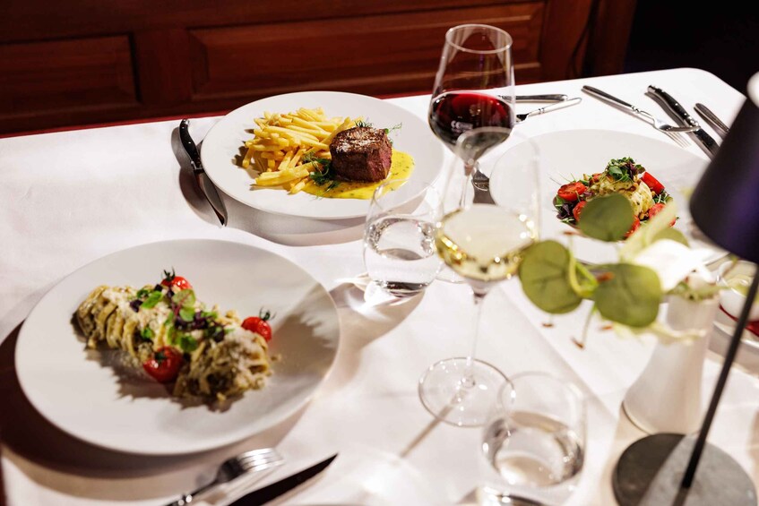 Picture 3 for Activity Mirage Vienna: Burlesque Ohlala – Dinner Show 2