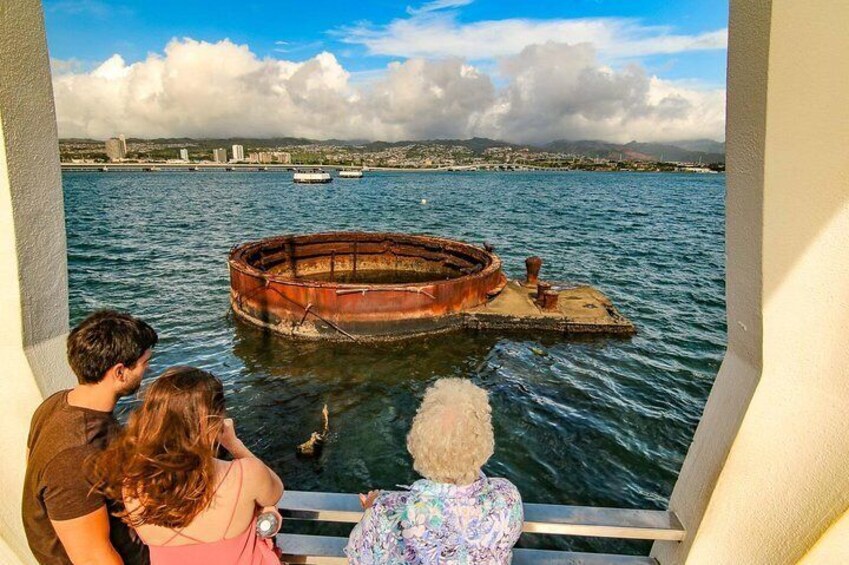 Pearl Harbor: USS Arizona Memorial & USS Missouri Battleship Tour from Waikiki