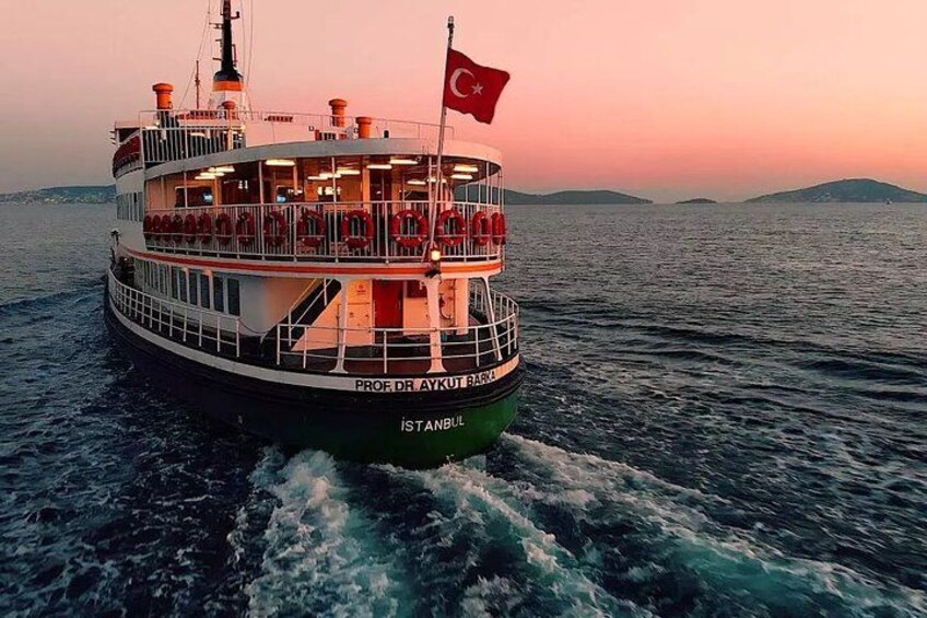Princess Island (Büyükada)Tour with Lunch and Island Shuttle Car 2