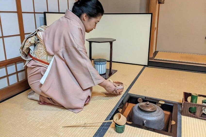 Tokyo Learn from Expert for a Real Matcha Experience 4