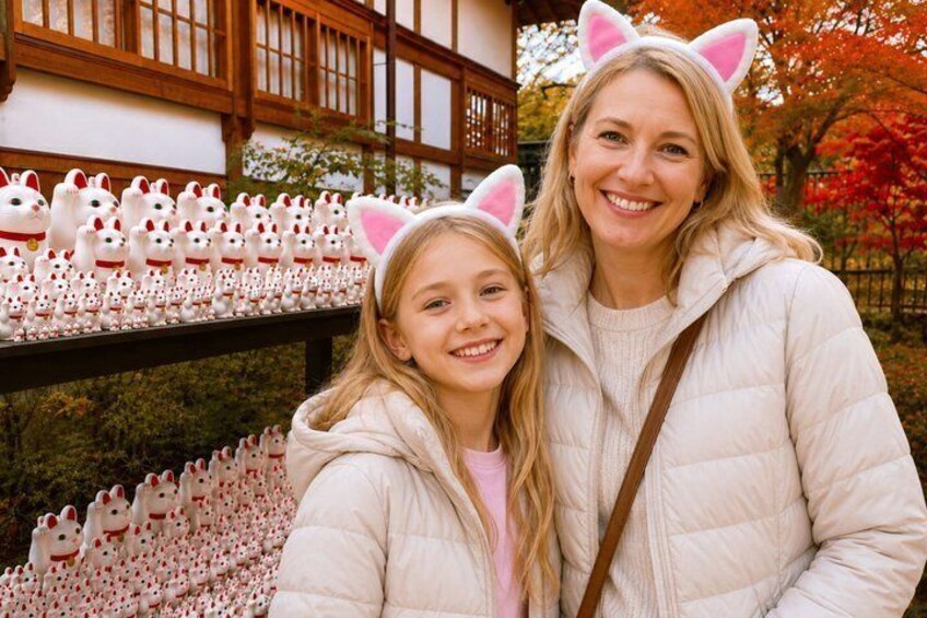 Tokyo: Gotokuji Lucky Cat Temple, Shinjuku Cat Cafe, 3D Giant Cat 2