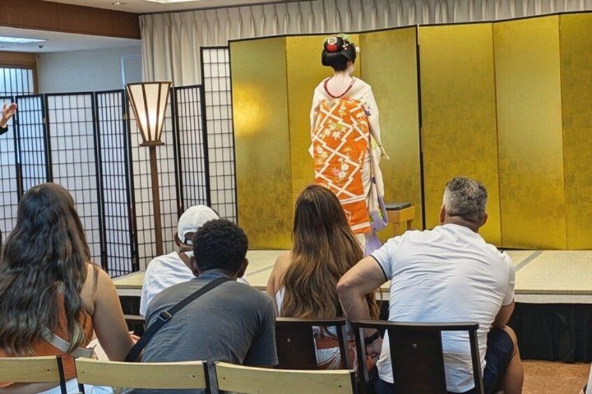 MEET MAIKO: Meet-&-Greet, Maiko Show & Experience in Kyoto 3