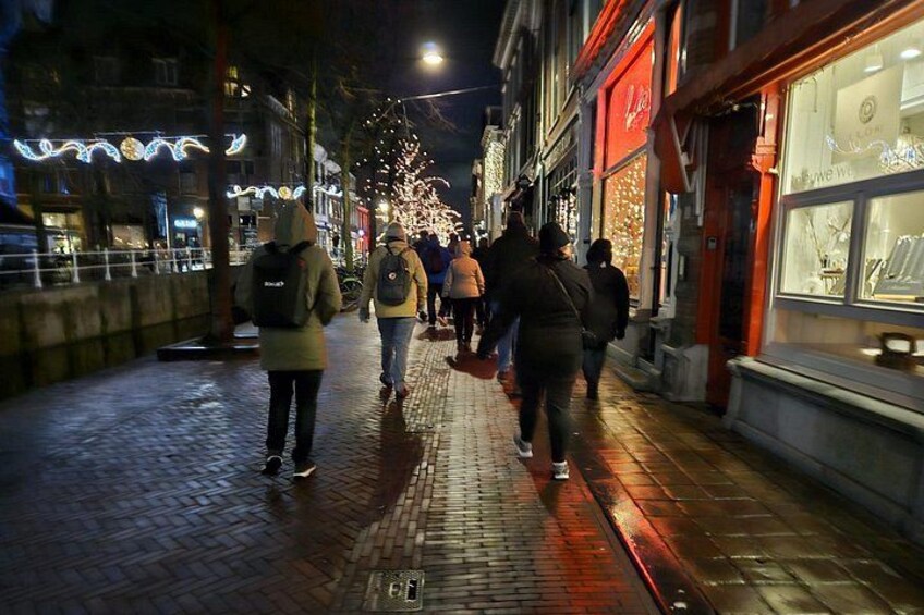 Hippolytusbuurt in Delft at night 1